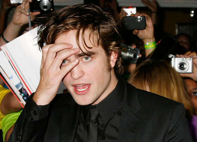 kristen stewart twilight premiere. Robert Pattinson And Kristen